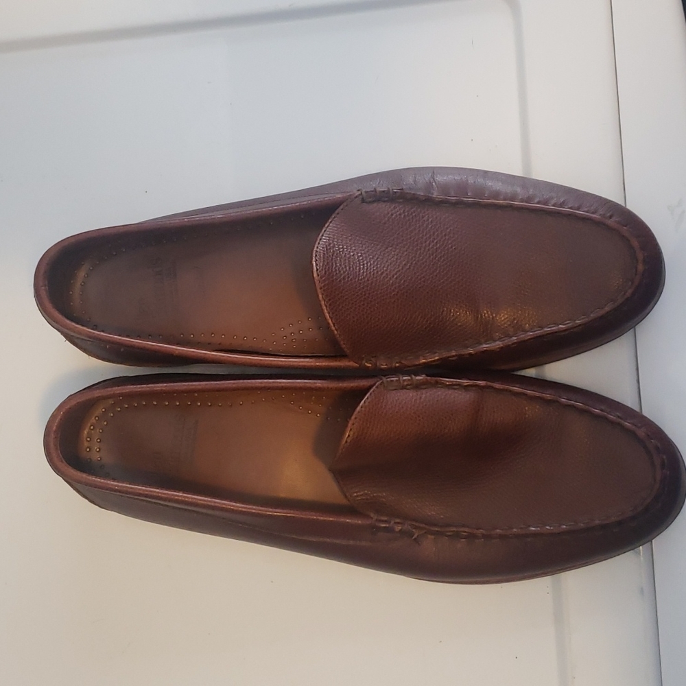 Allen Edmonds Mens dress shoes, size 11, brown leather